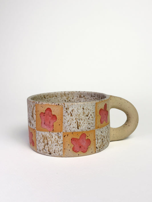 Tasse mouchetée damier brun/rose