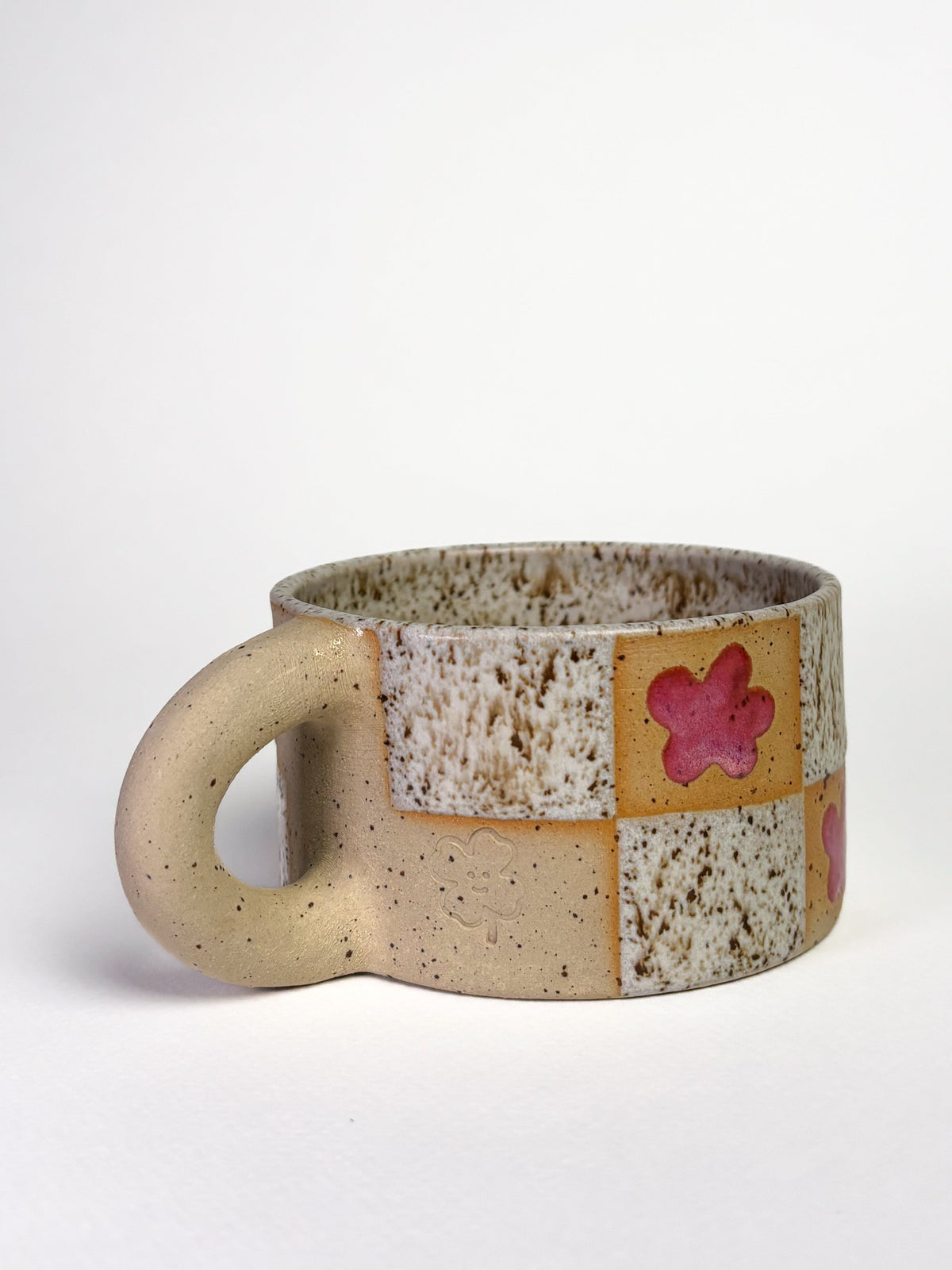Tasse mouchetée damier brun/rose