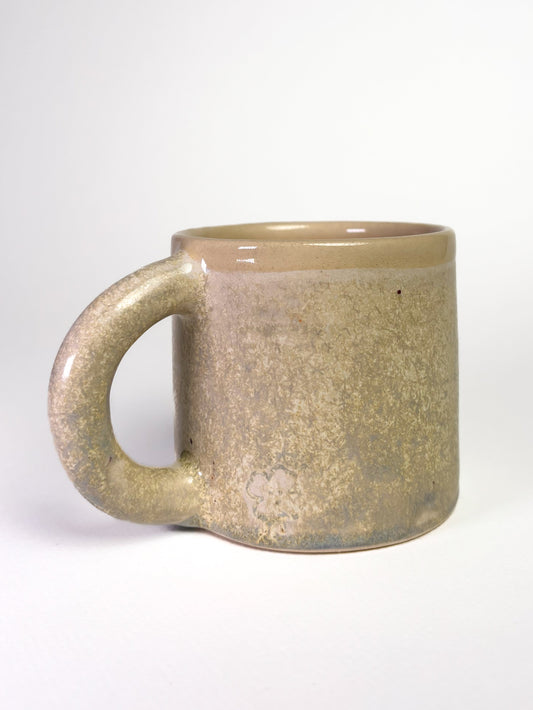 Tasse fleur floue violette